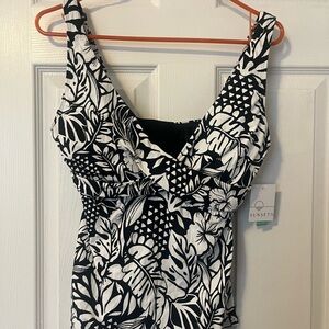 Sunsets Black & White Tropic-Print One-Piece Swimsuit
